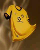 必赢官网-多特新赛季杯赛球衣发布：致敬1965-66赛季，荣耀再现